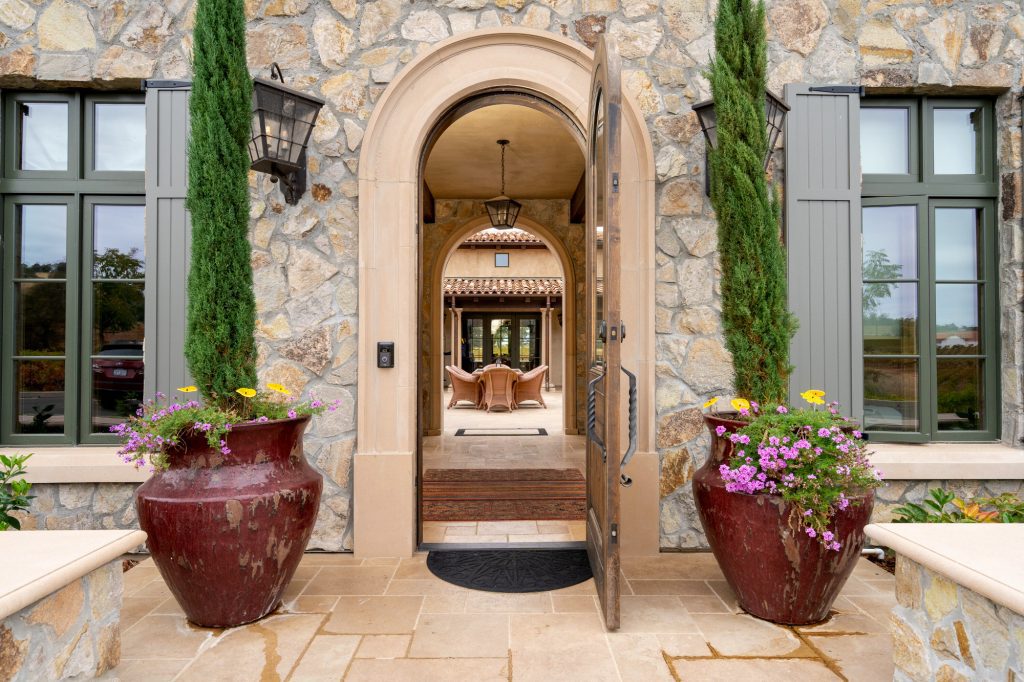 dramatic entrance to wine property napa valley