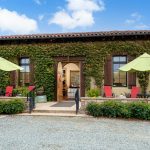 vine-covered-tasting-room-california
