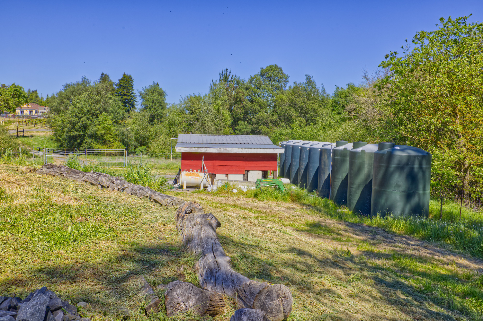 Pinot Hill out building