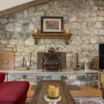 narrow-gate-vineyards-stone-fireplace-great-room