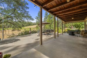 california-vineyard-estate-home-outdoor-living